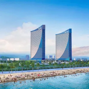 Orbi City Twin Towers Aparthotel Батуми